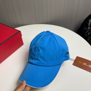 로로피아나 모자