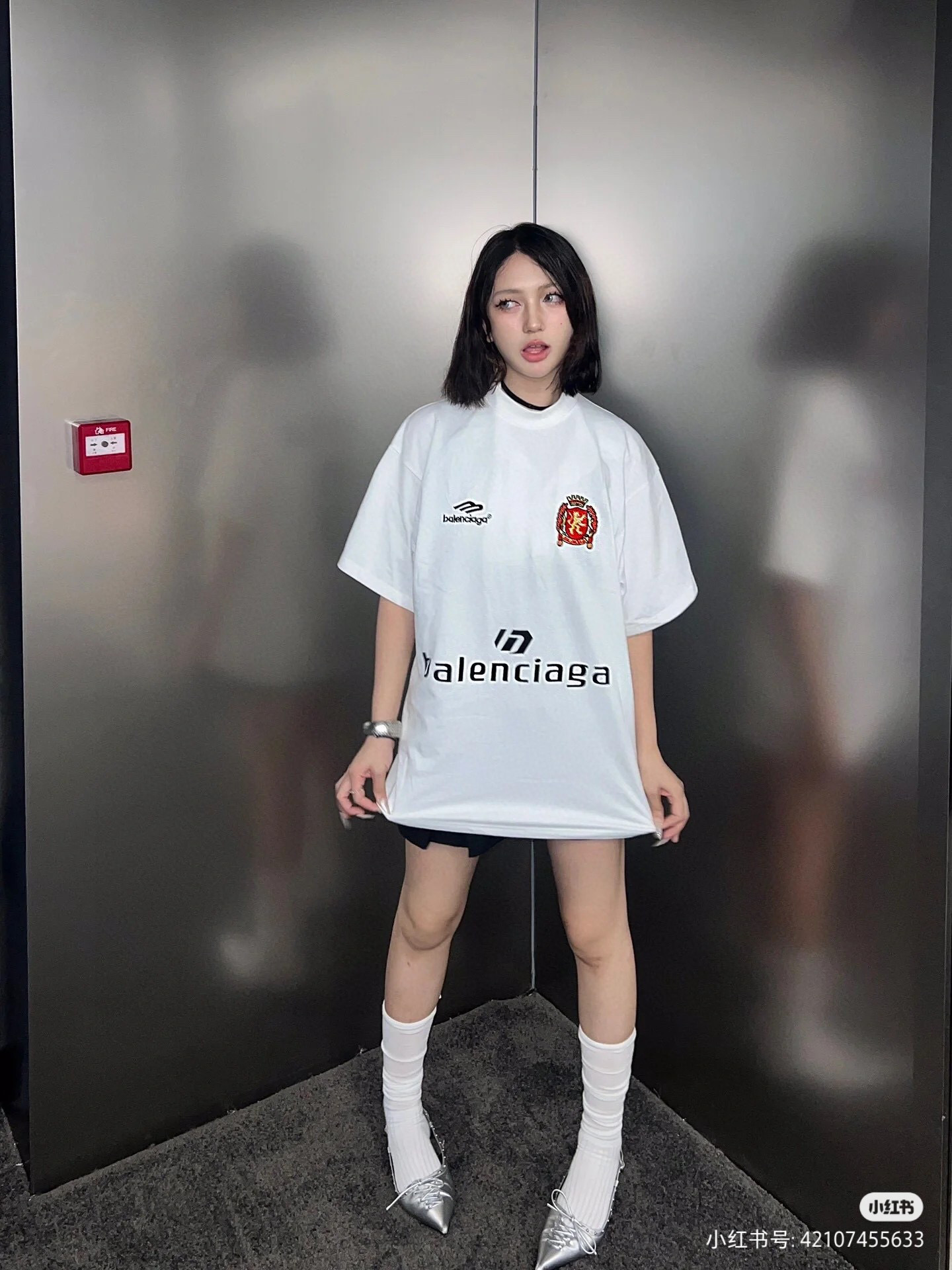 발렌시아가 남녀공용 반팔티