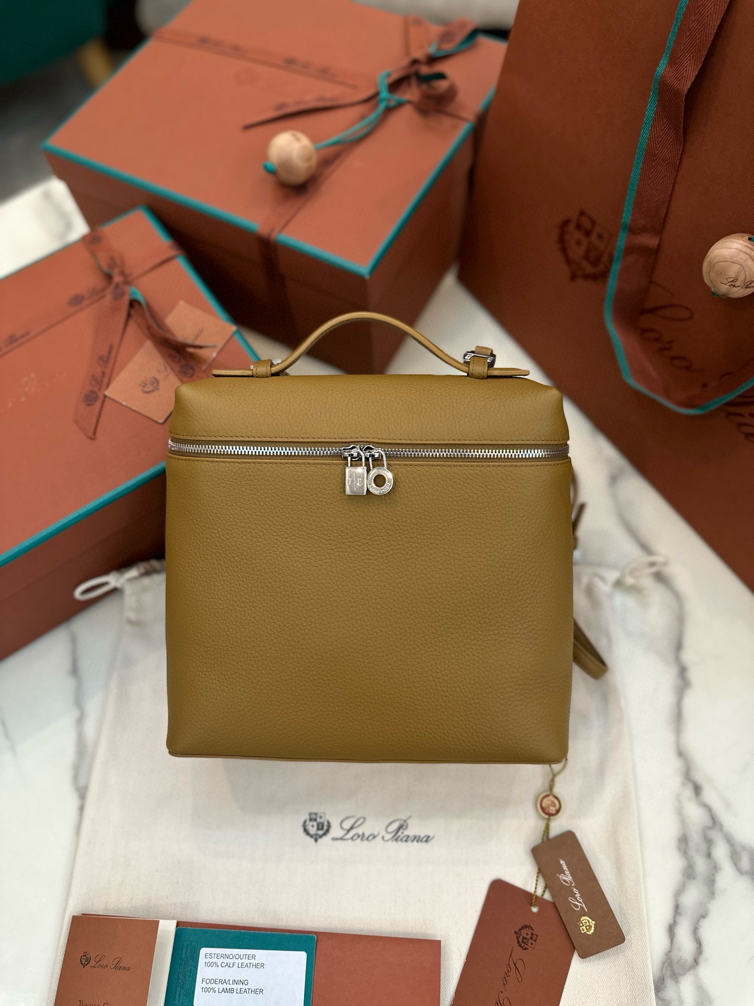 로로피아나 여자가방