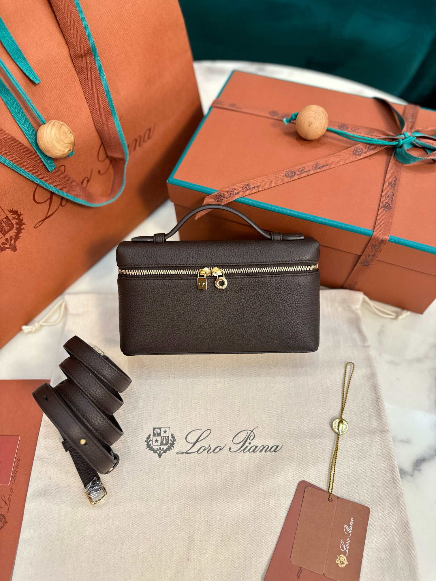 로로피아나 여자가방