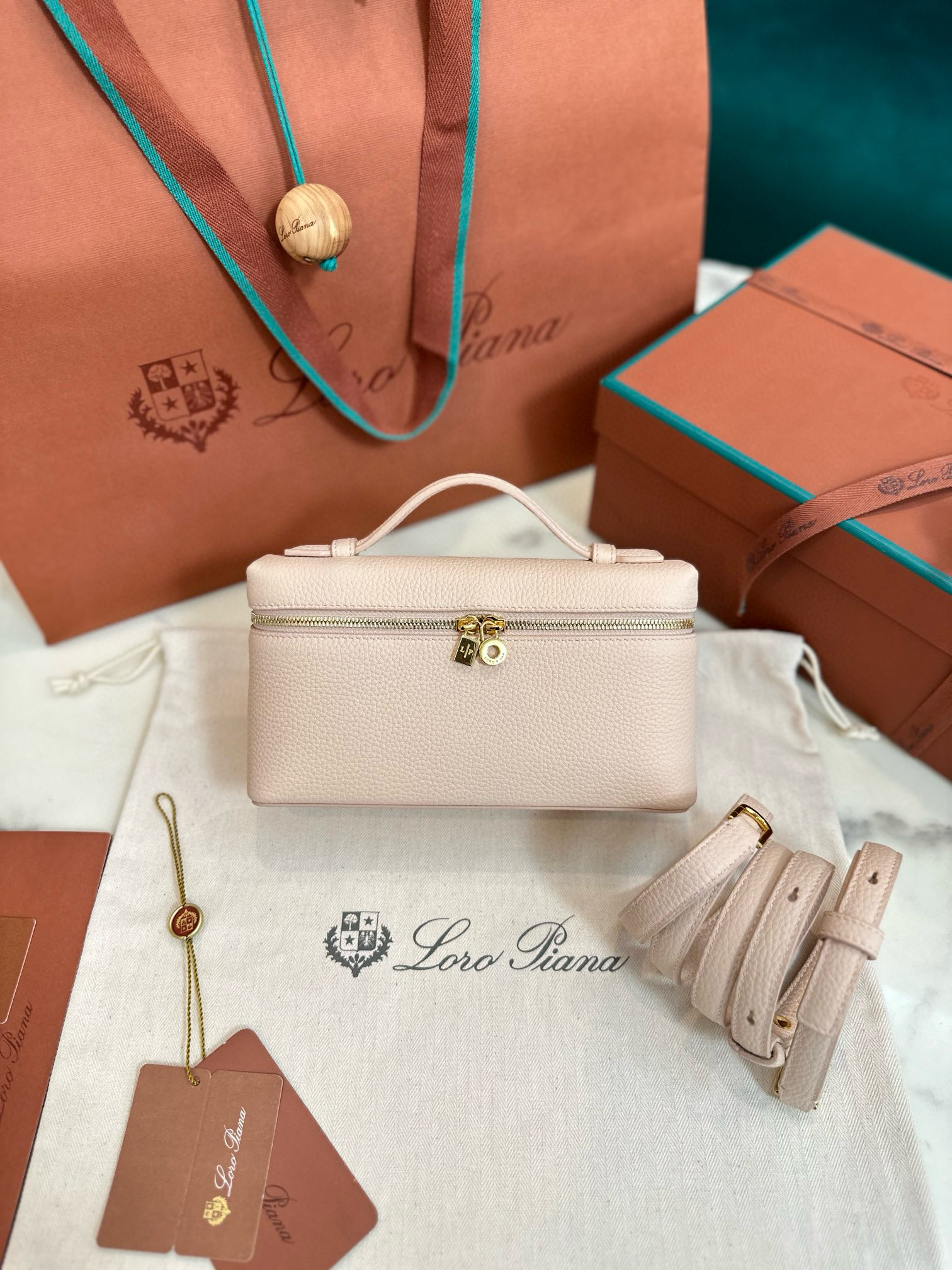 로로피아나 여자가방