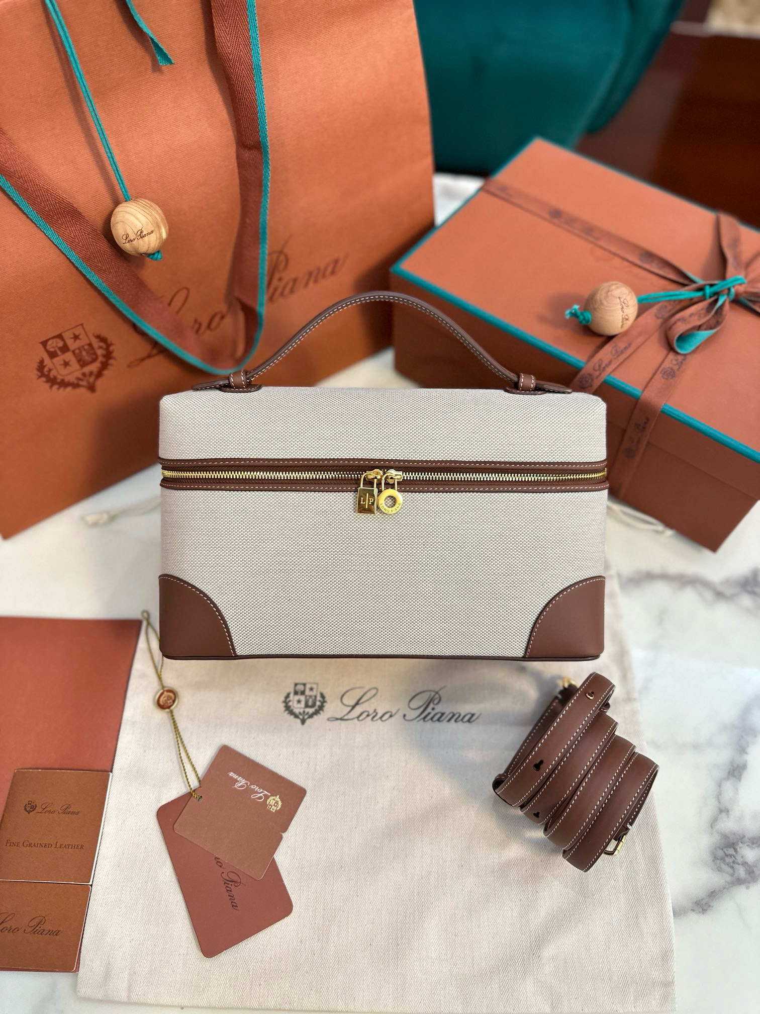 로로피아나 여자가방