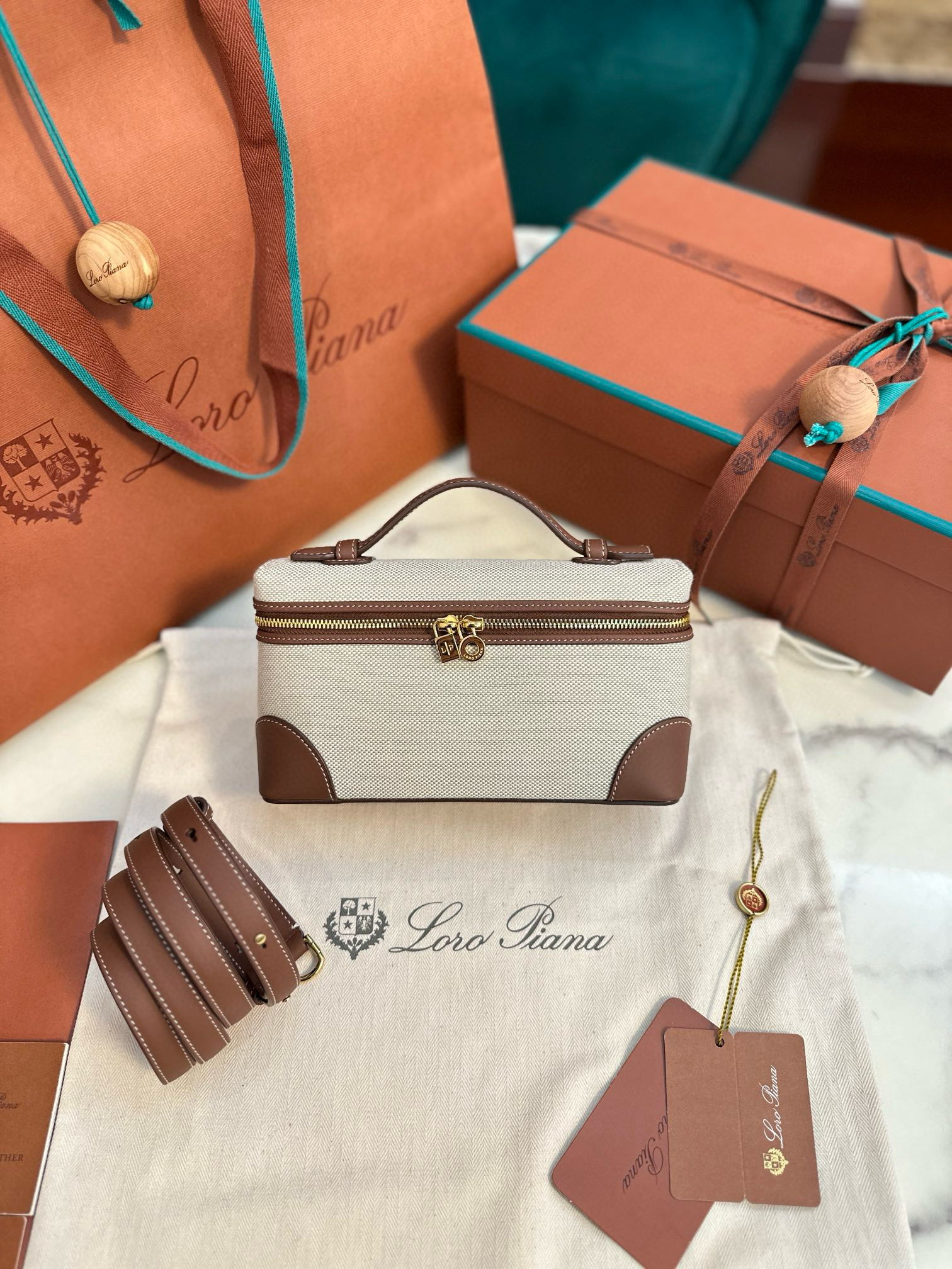 로로피아나 여자가방