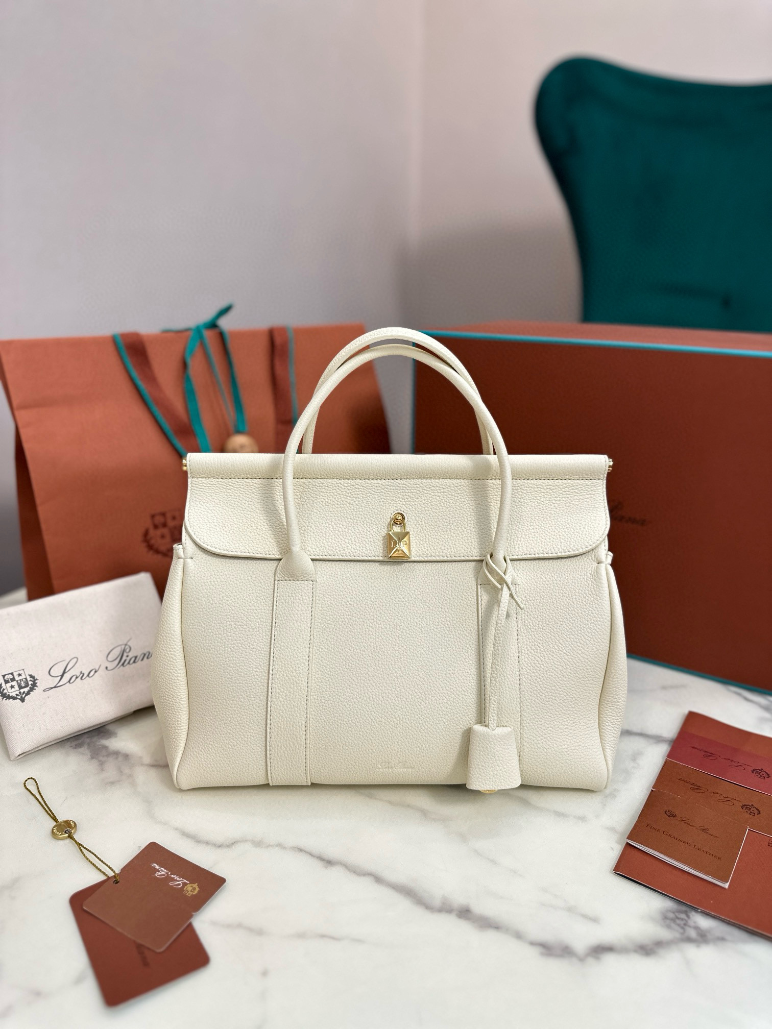 로로피아나 여자가방