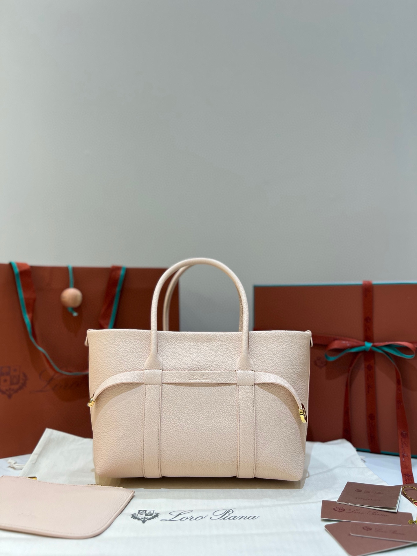 로로피아나 스몰 여자가방