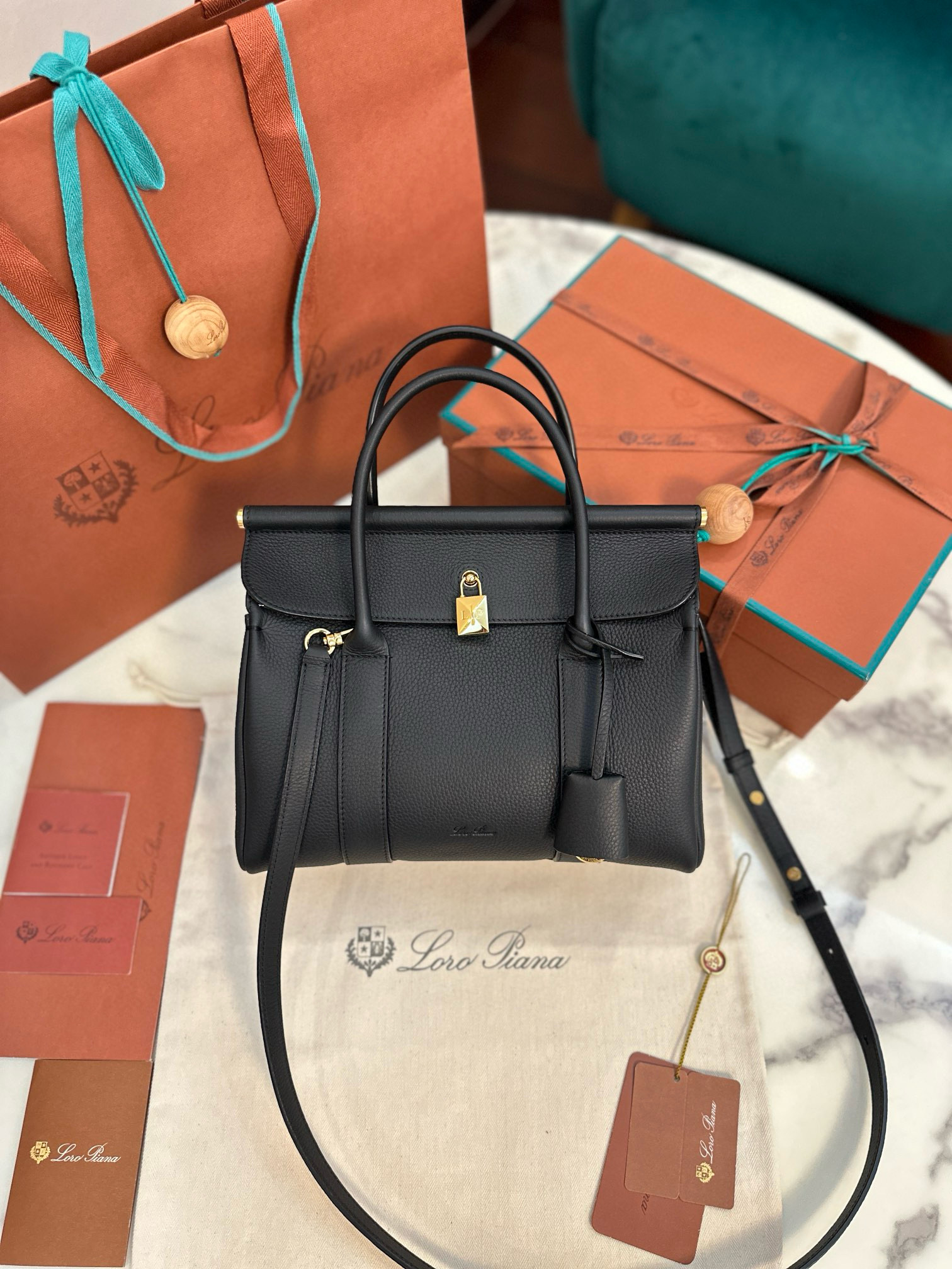 로로피아나 여자가방