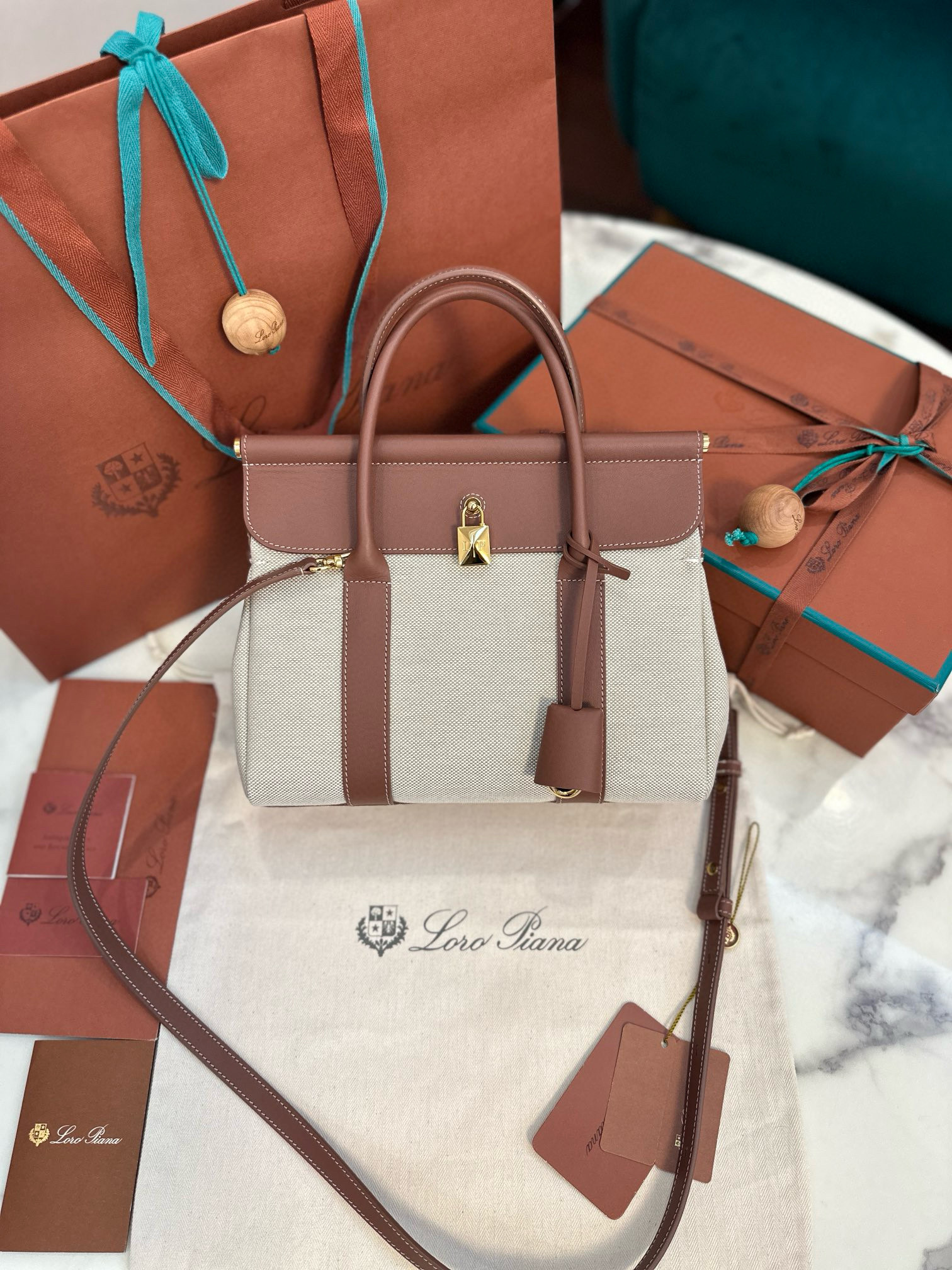 로로피아나 여자가방