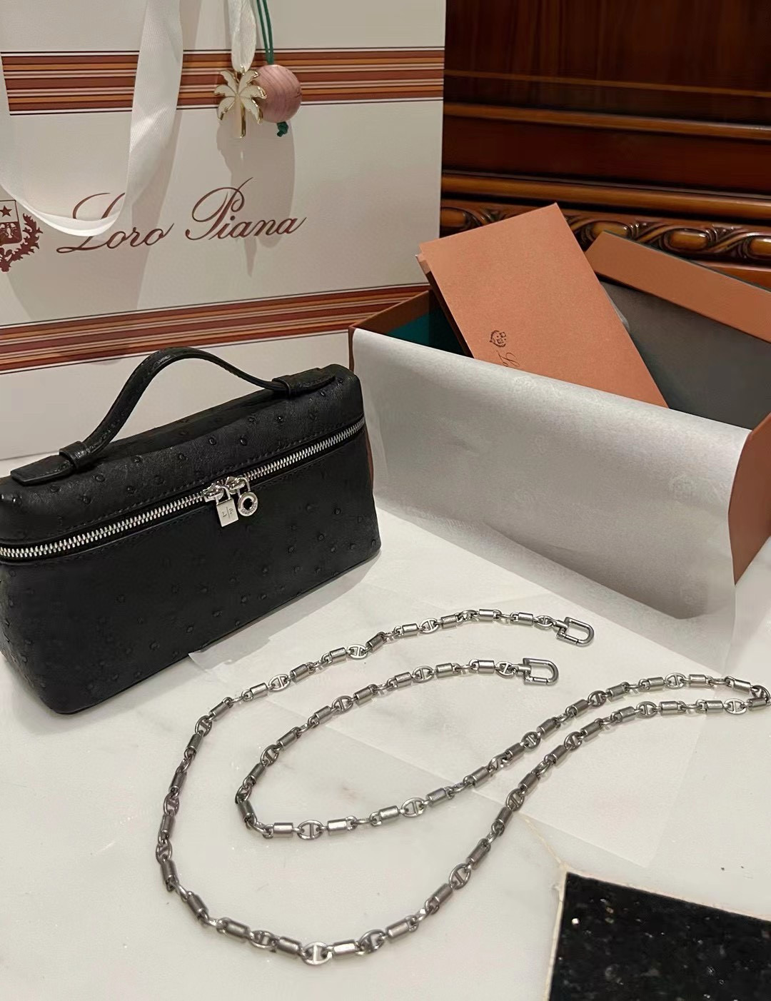 로로피아나 여자가방