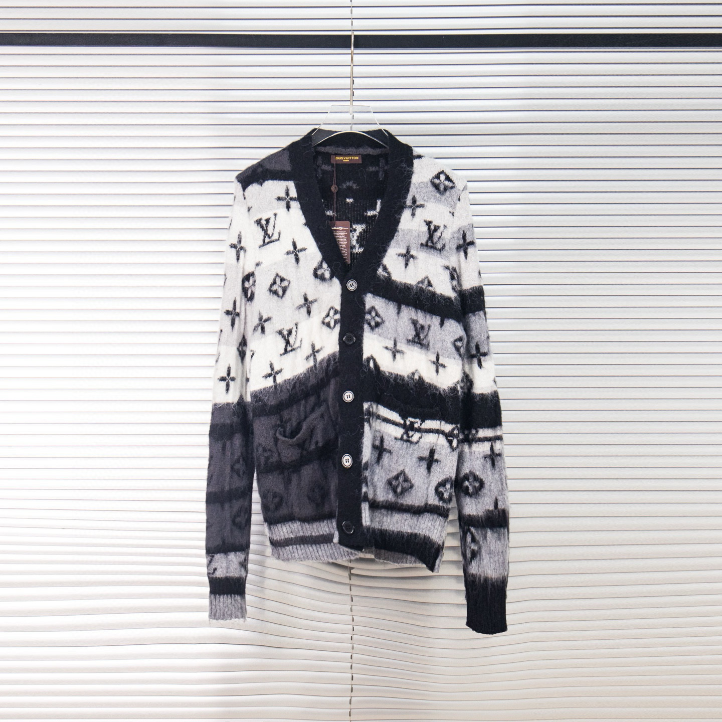 루이비통 남자 가디건