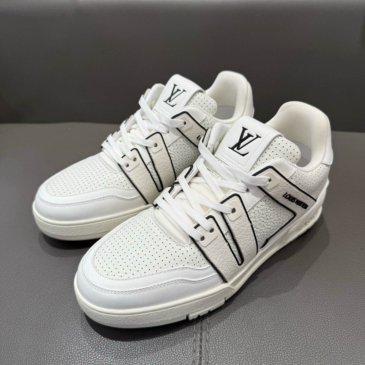 루이비통 트레이너 남자 신발 운동화 스니커즈