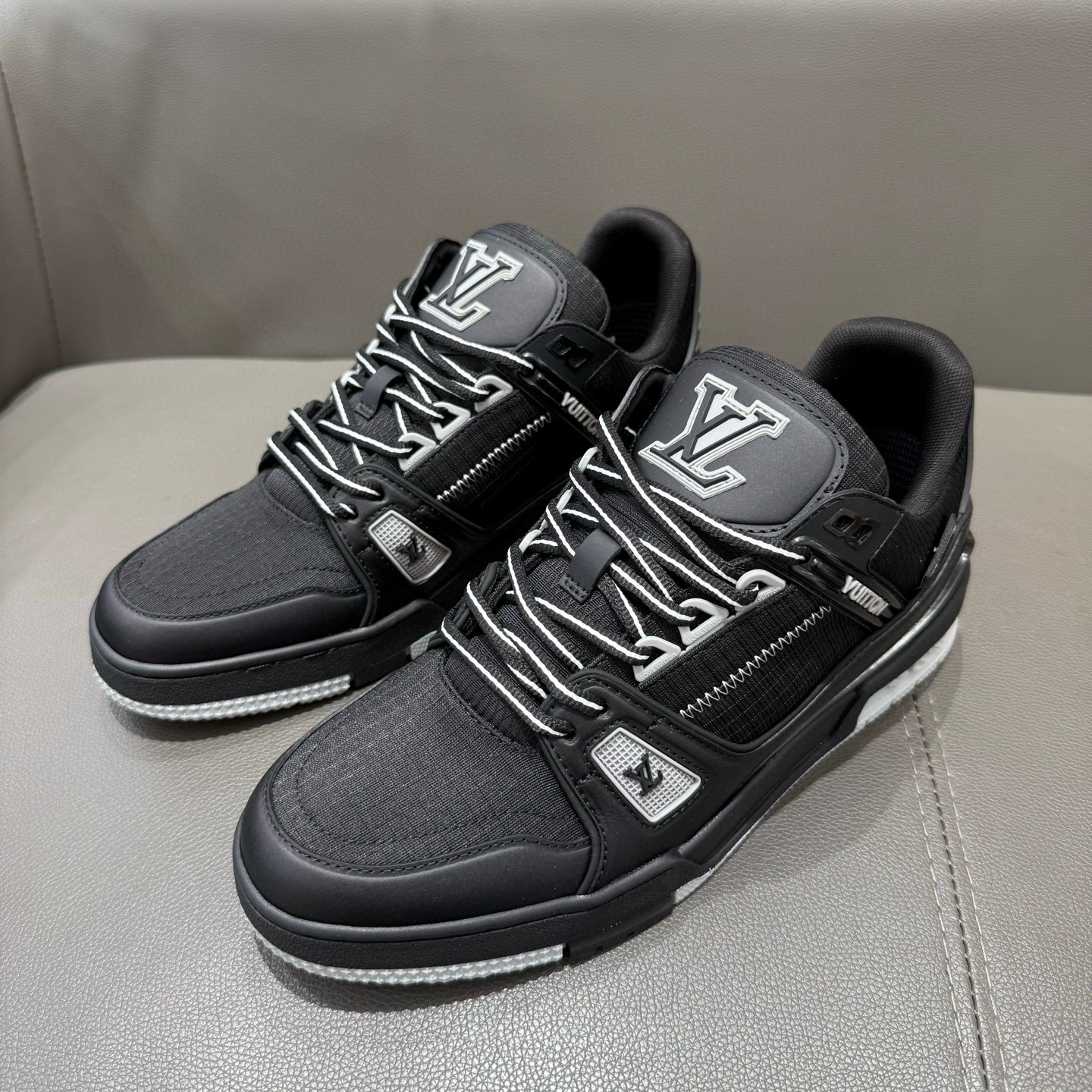 루이비통 트레이너 남자 신발 운동화 스니커즈