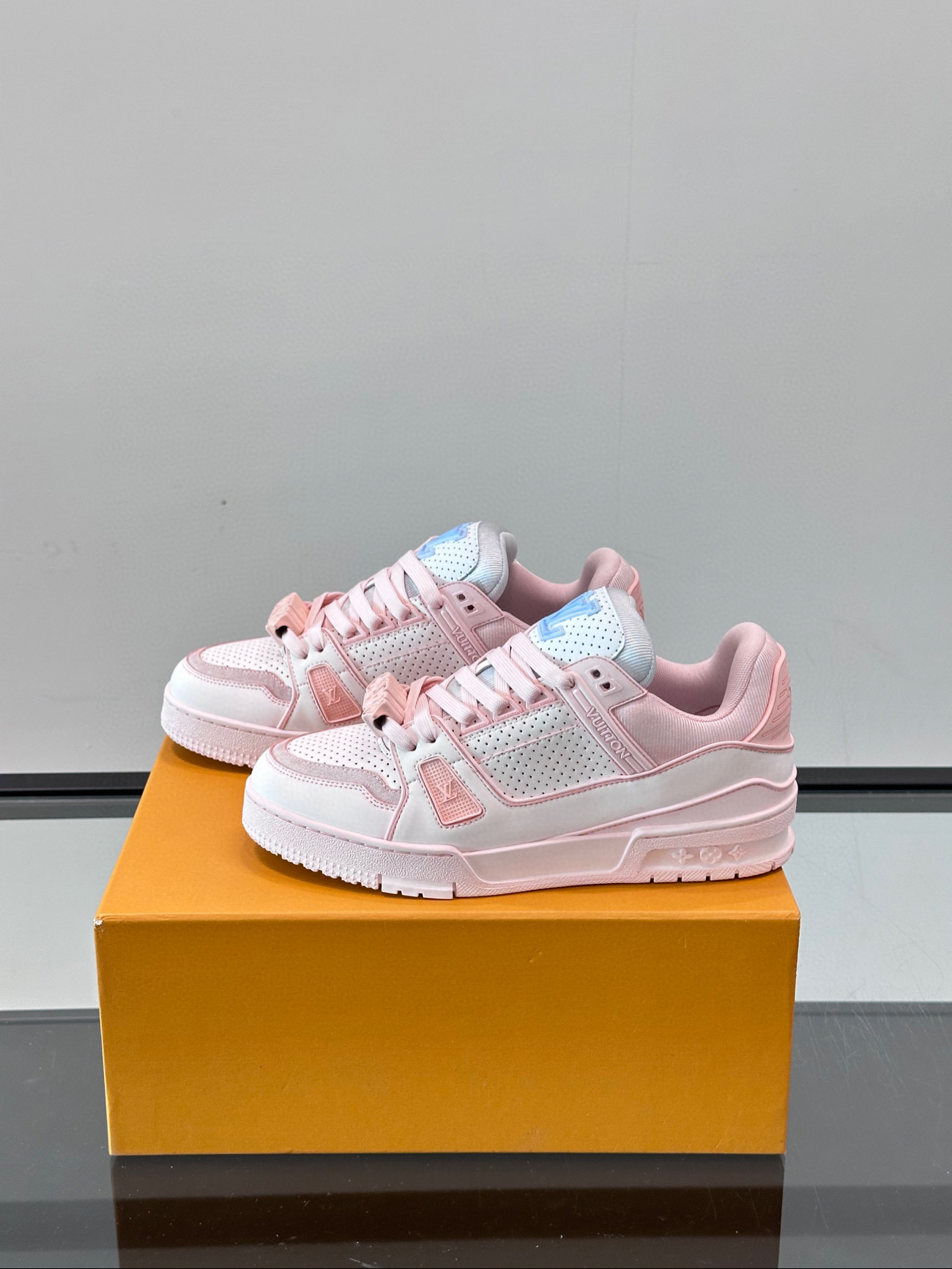 루이비통 트레이너 남자 신발 운동화 스니커즈