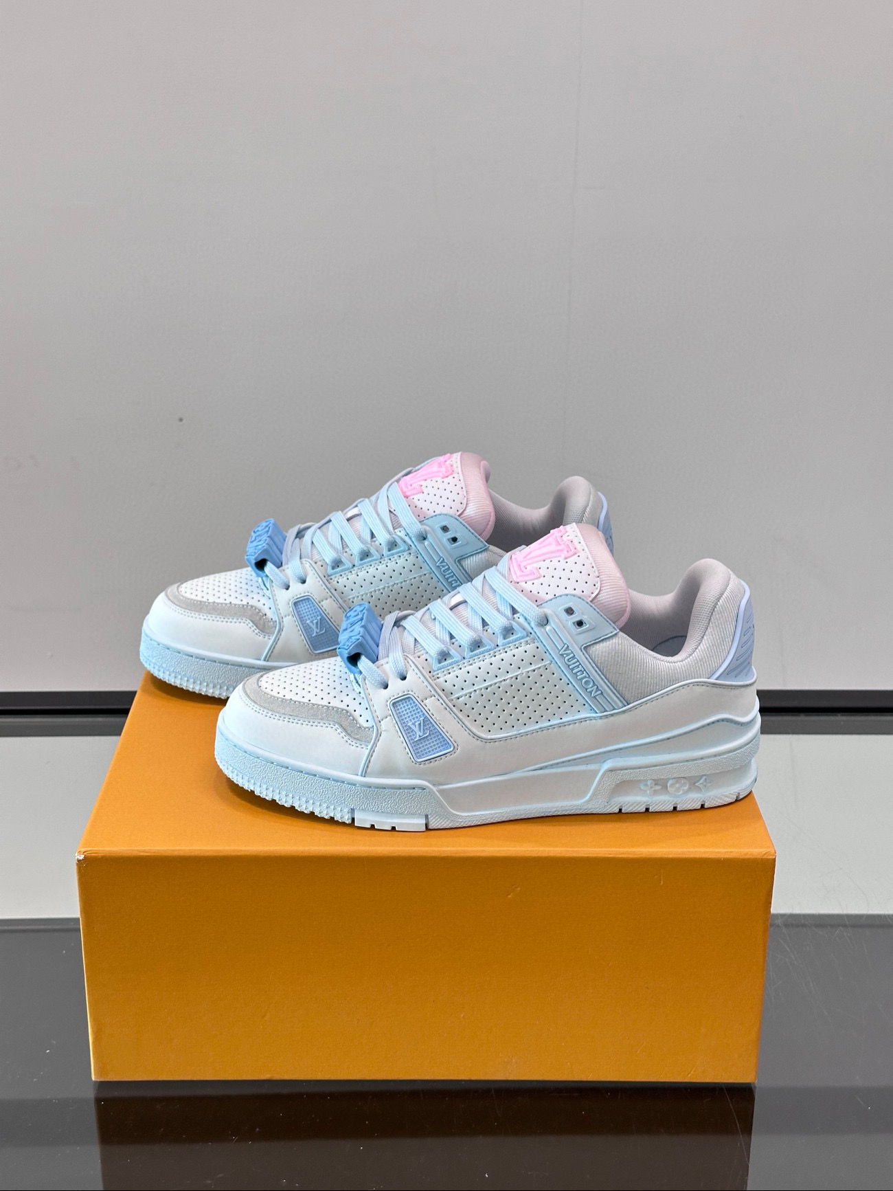 루이비통 트레이너 남자 신발 운동화 스니커즈