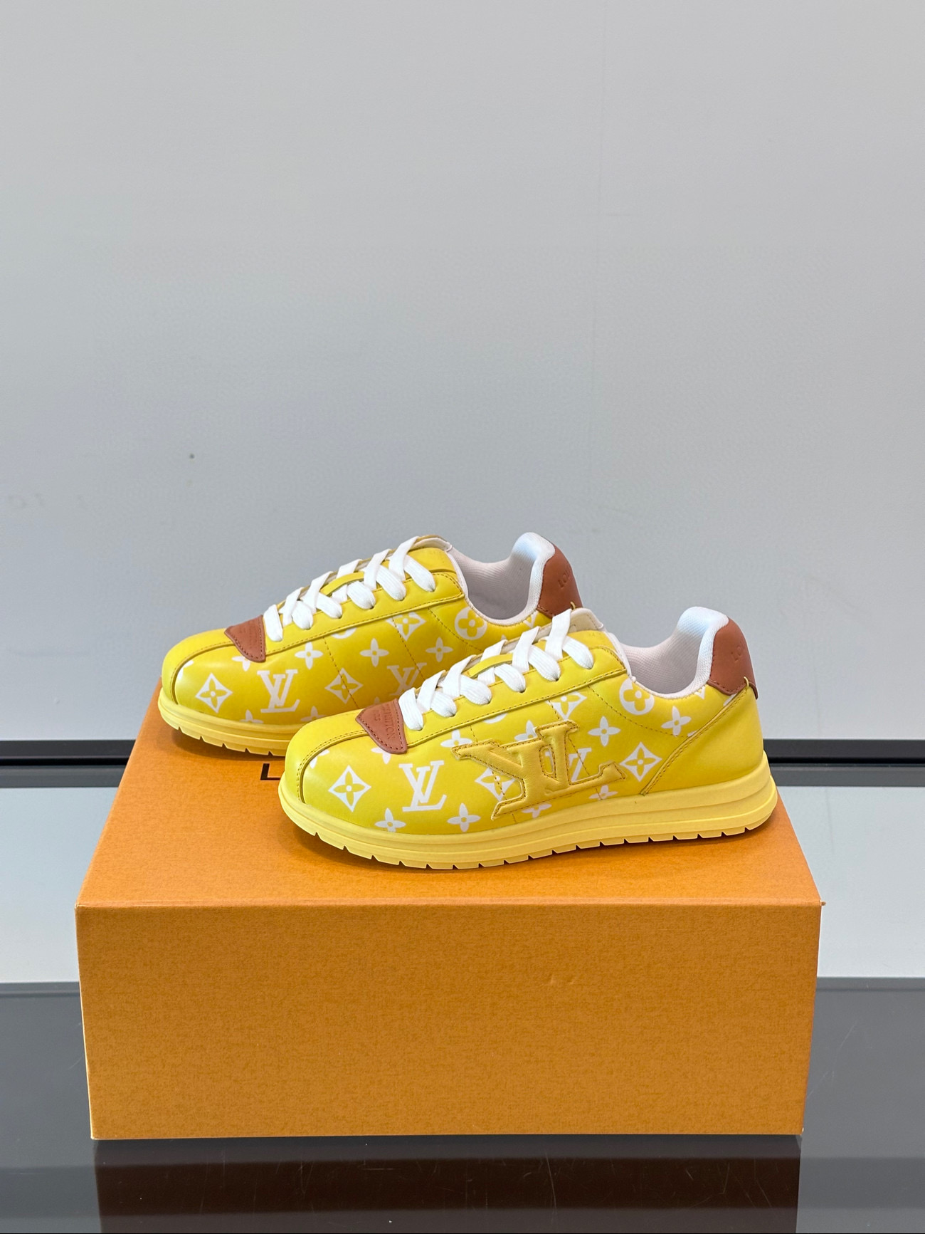 루이비통 남녀공용 신발 운동화 스니커즈