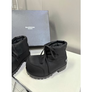 발렌시아가 남여공용 부츠