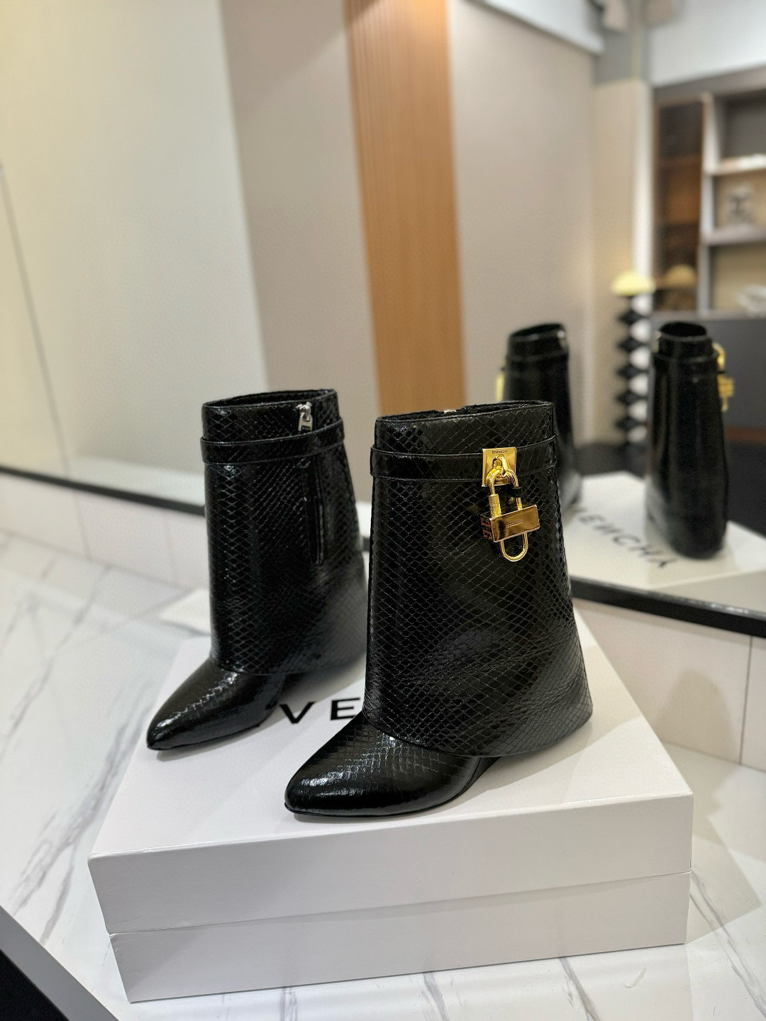 지방시 8.5CM 여자 부츠