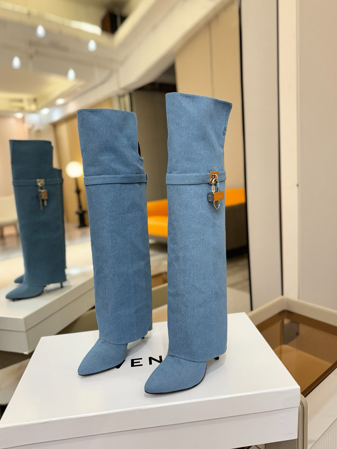 지방시 10.5CM 여자 부츠