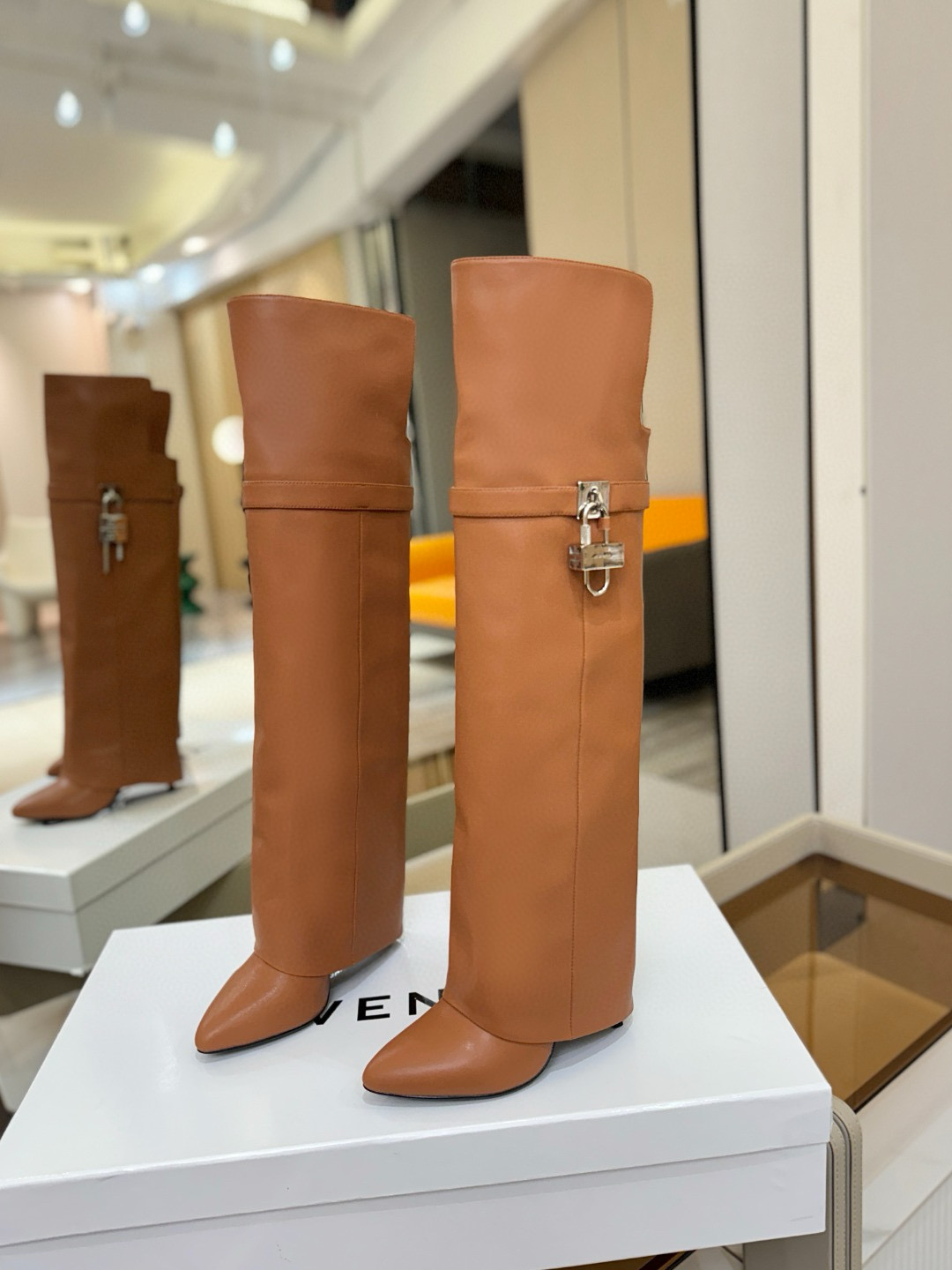 지방시 10.5CM 여자 부츠