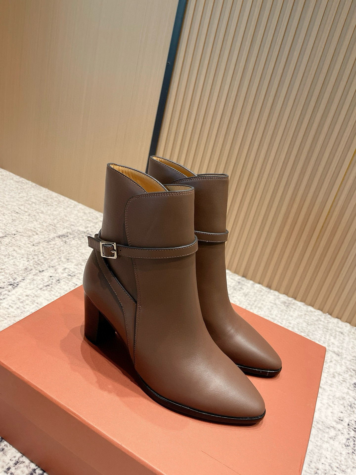 로로피아나 7CM 여자 부츠