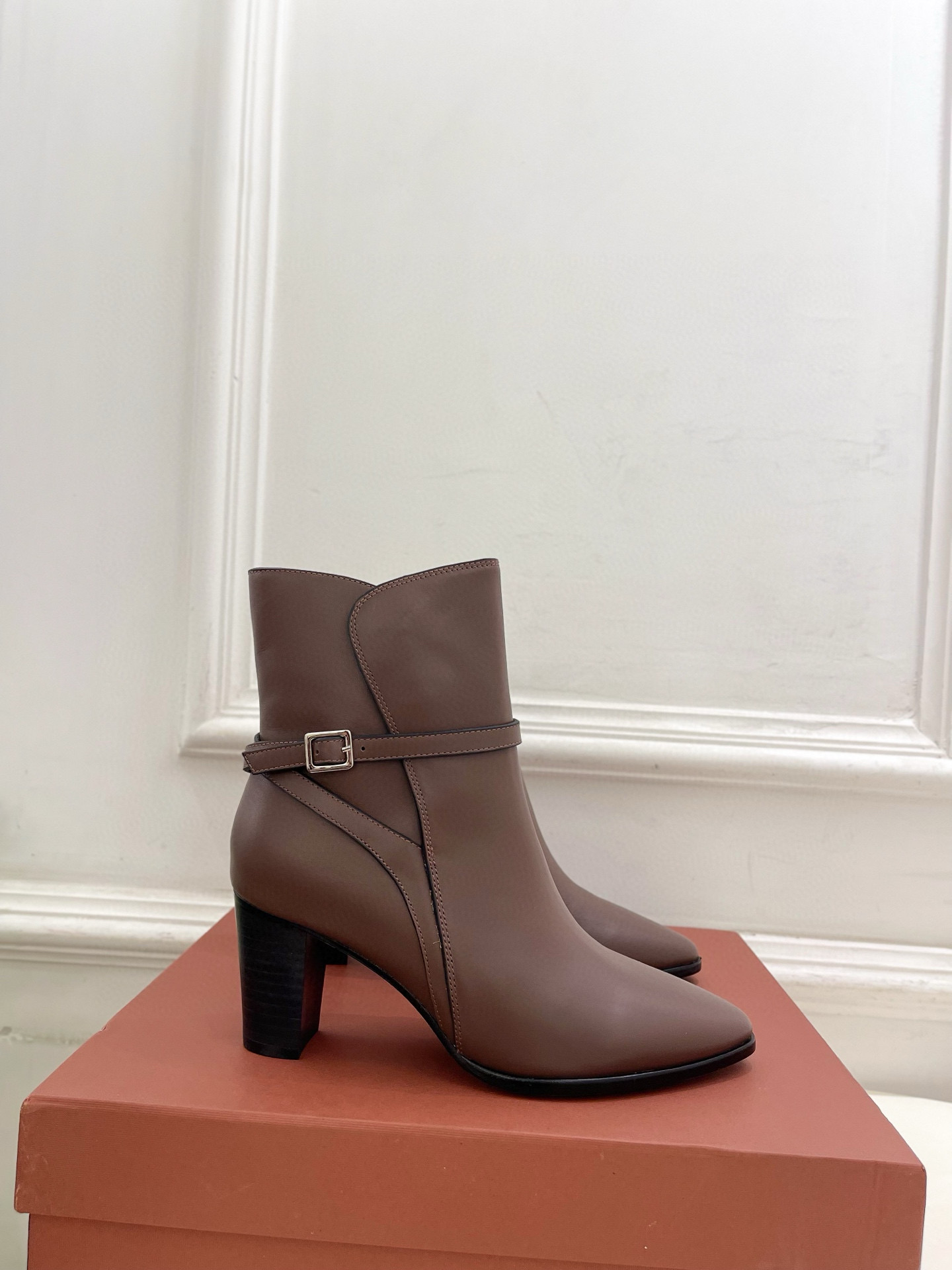 로로피아나 7CM 여자 부츠