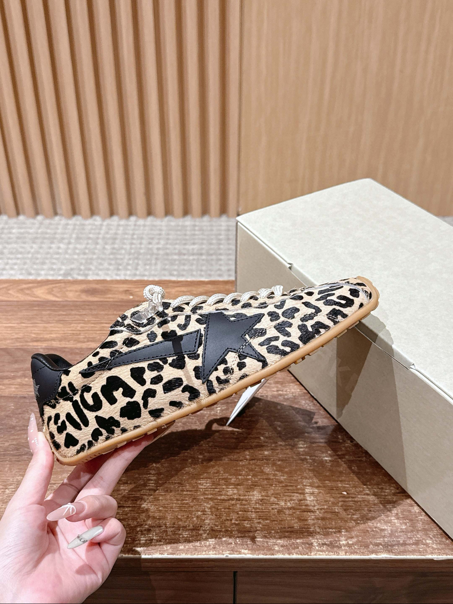 골든구스 남녀공용 신발 운동화 스니커즈