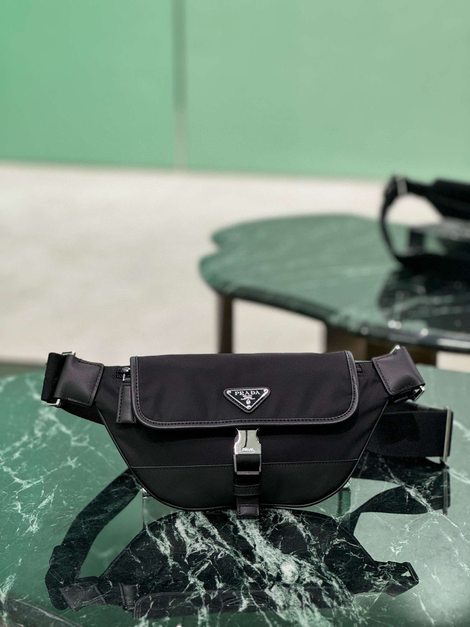 프라다 2vh176 슬링백