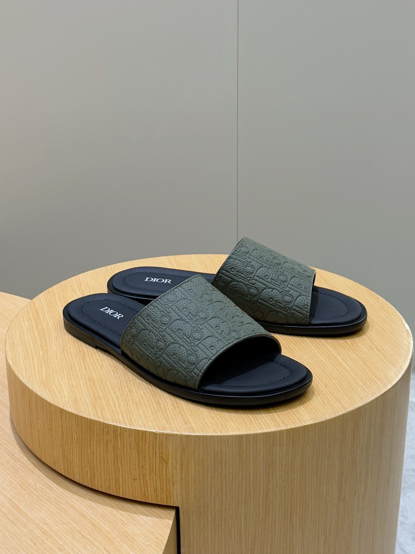 디올 남자 슬리퍼