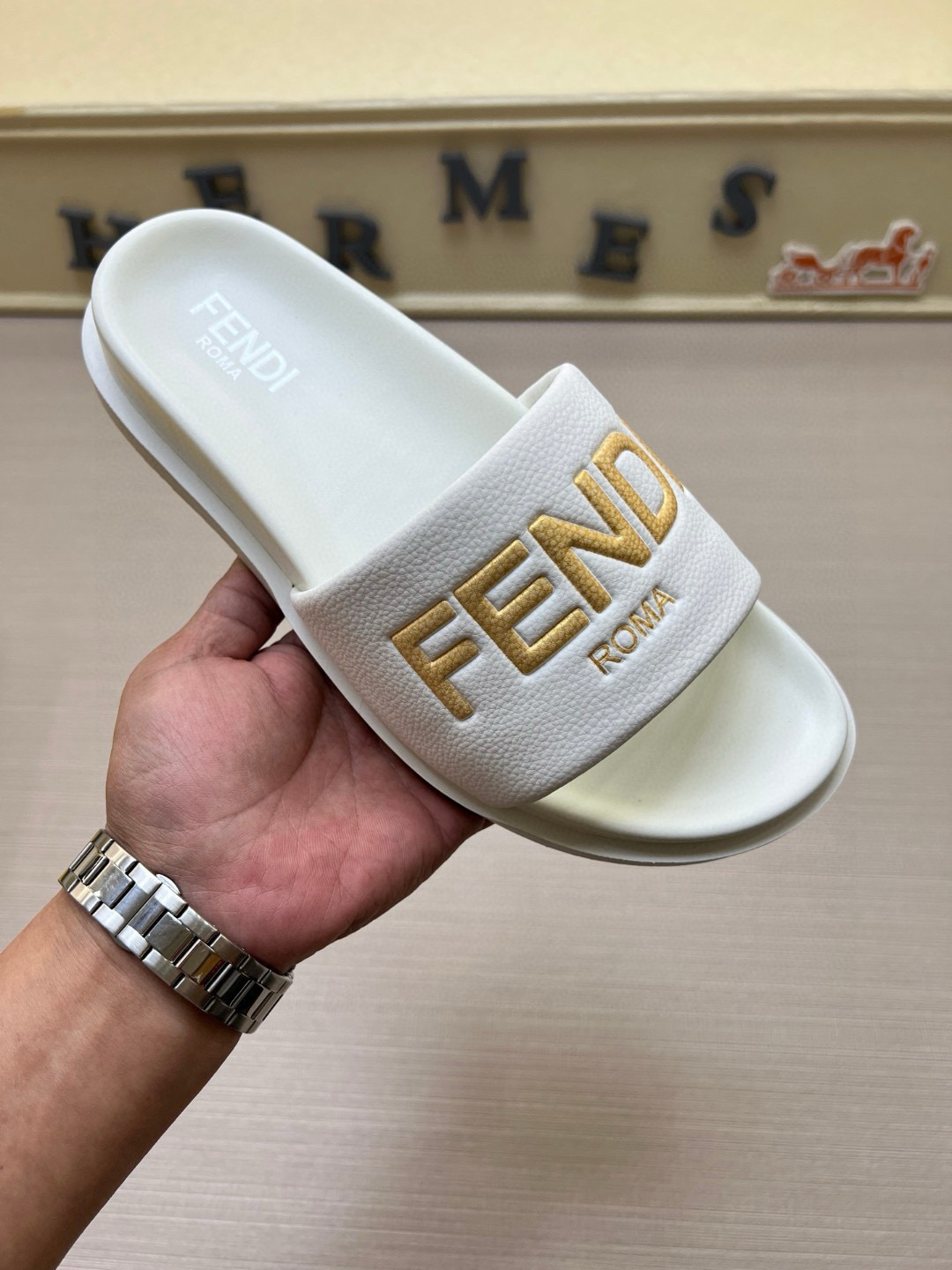 펜디 남자 슬리퍼