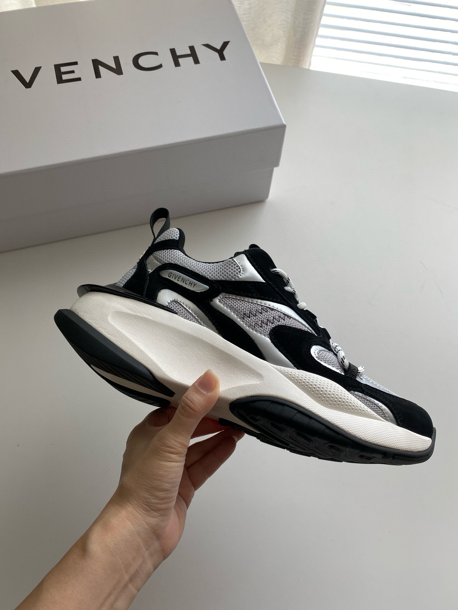 지방시 남자 신발 운동화 스니커즈