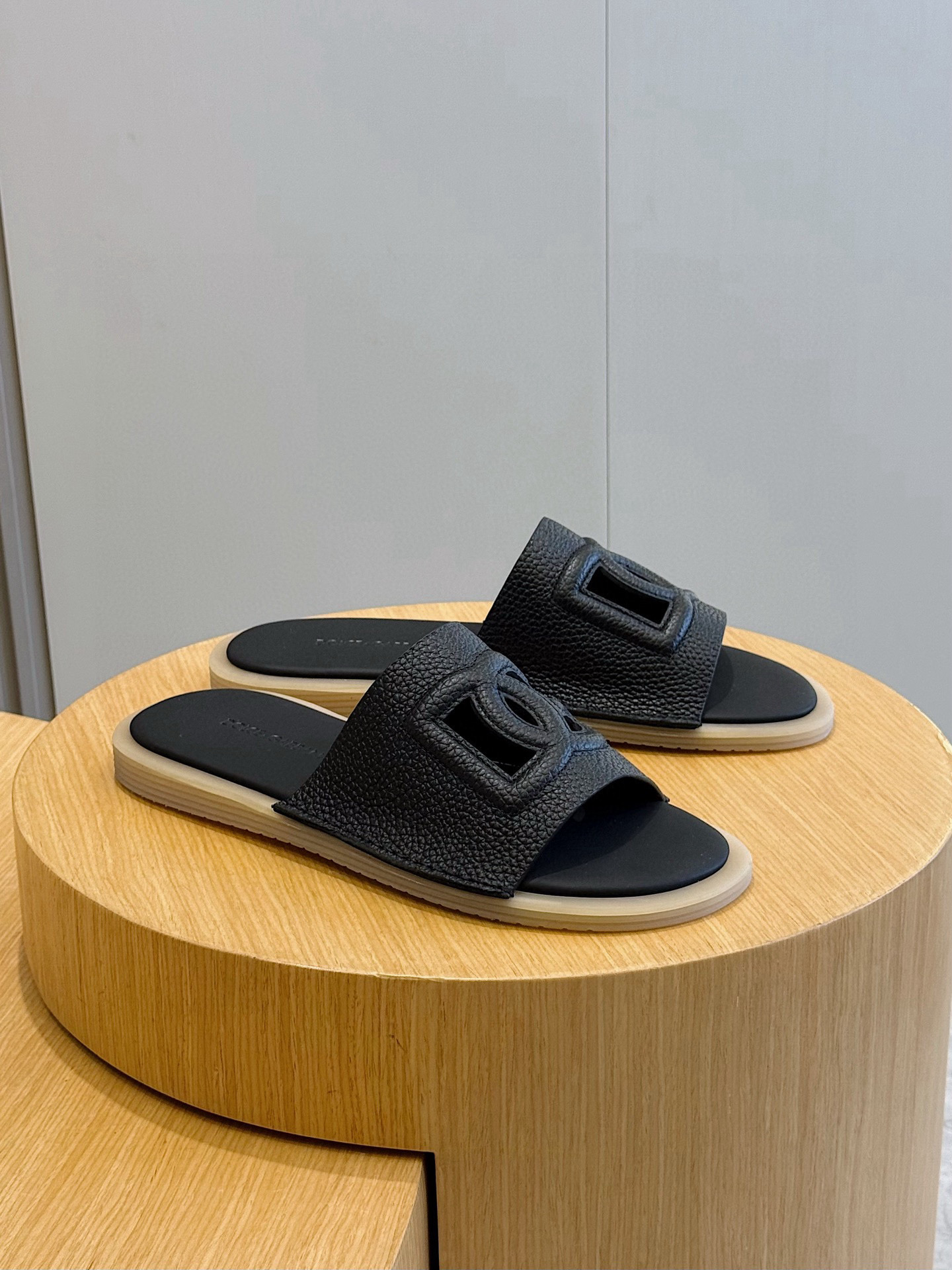 돌체앤가바나 남자 슬리퍼 