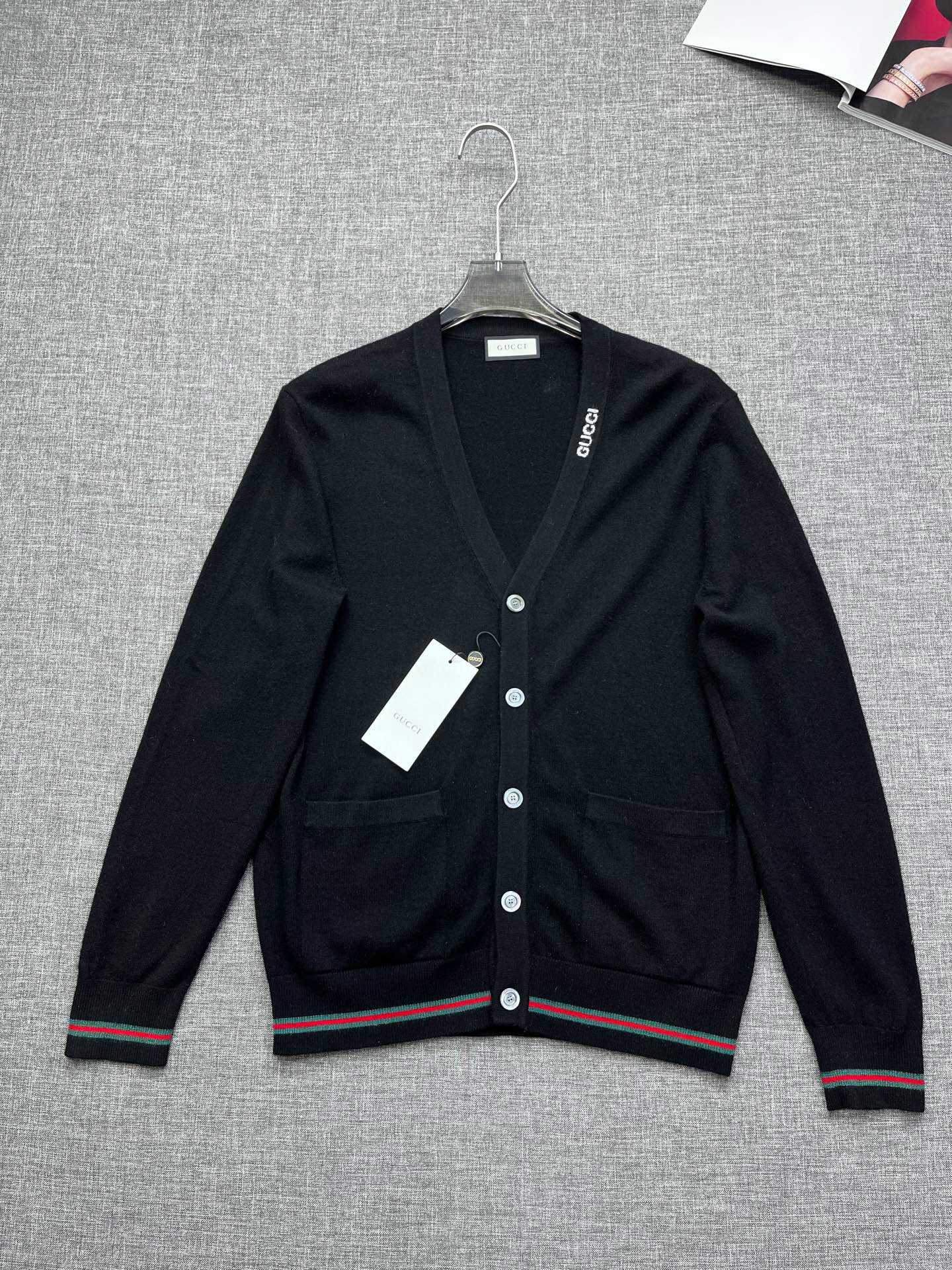 구찌 남자 가디건