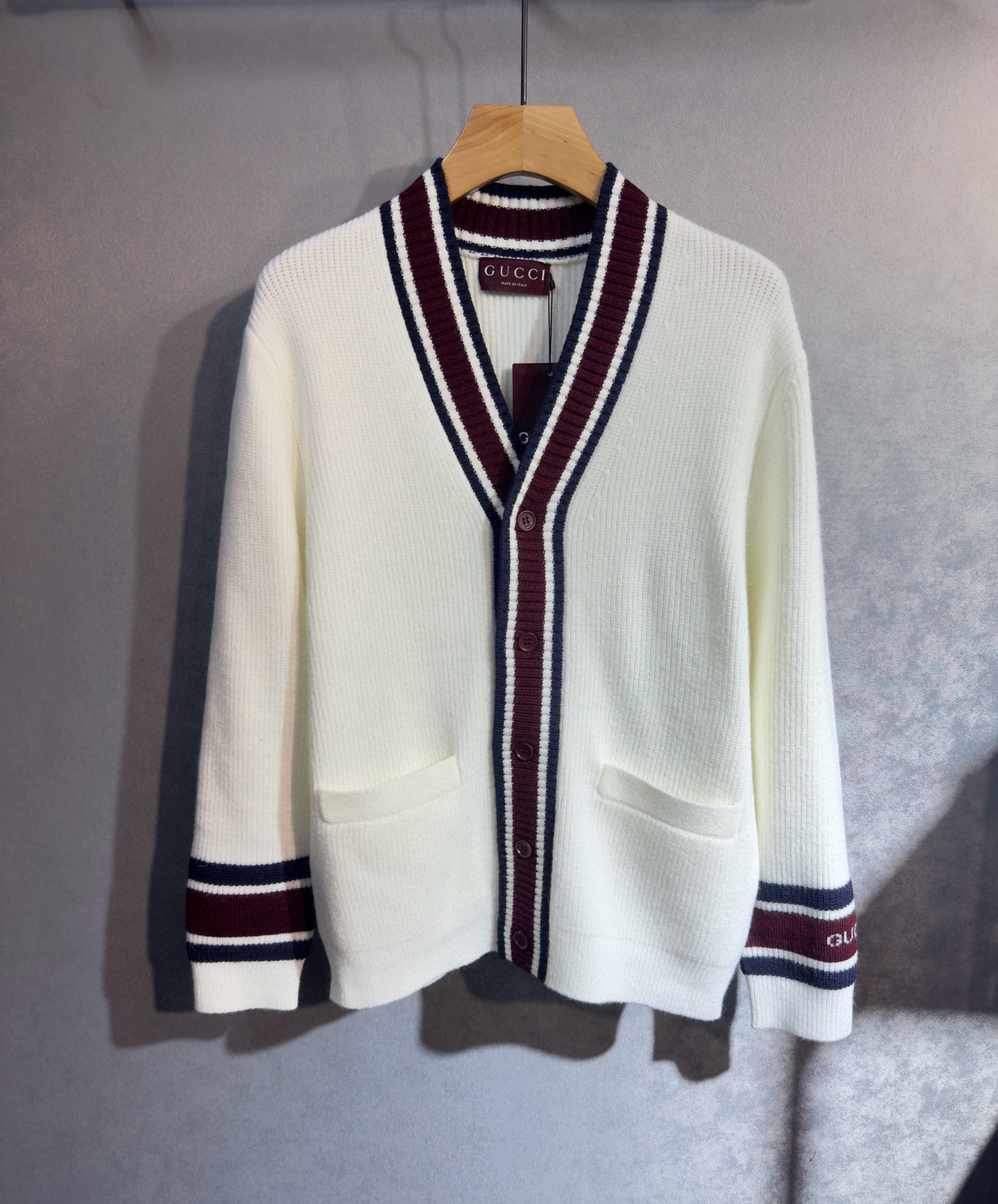 구찌 남자 가디건