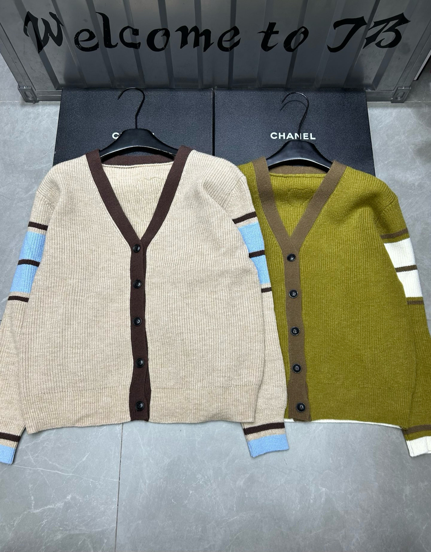 아미 아미리 2컬러 남녀공용 가디건