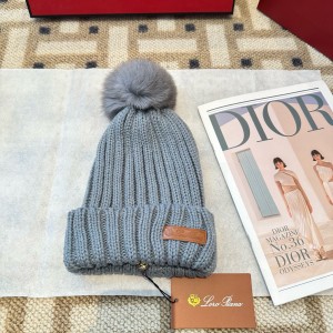 로로피아나 겨울 모자