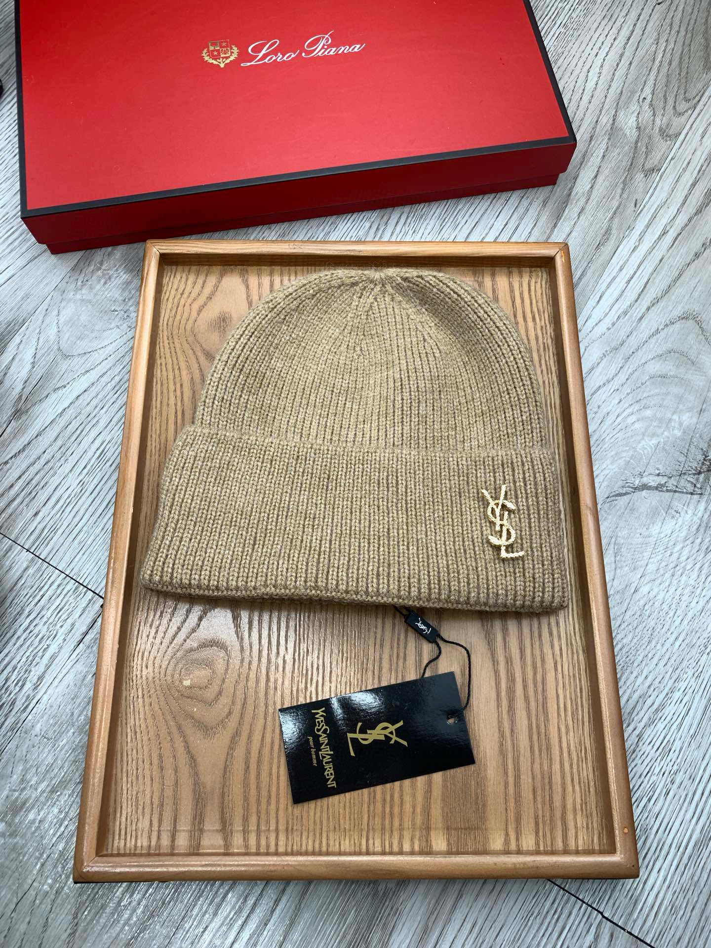 생로랑 겨울 모자