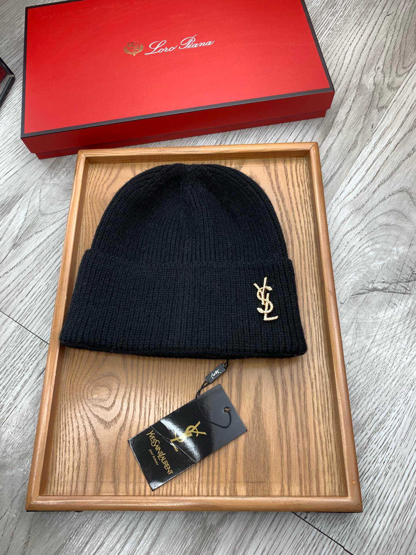 생로랑 겨울 모자