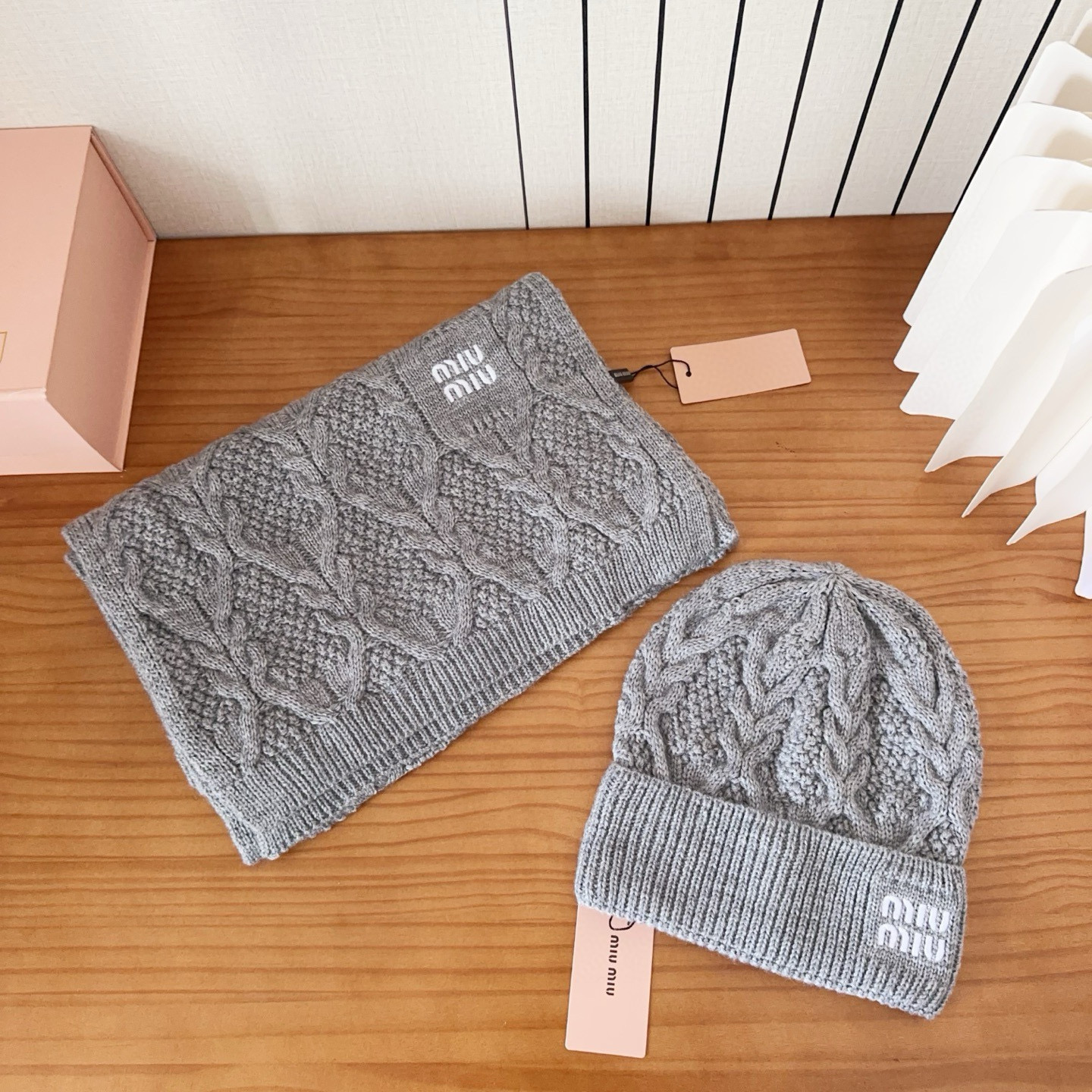 미우미우 겨울 모자 세트
