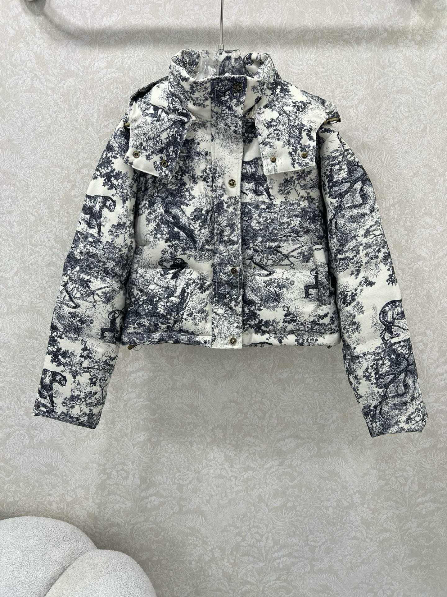 디올 여자 패딩