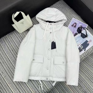 프라다 여자 패딩