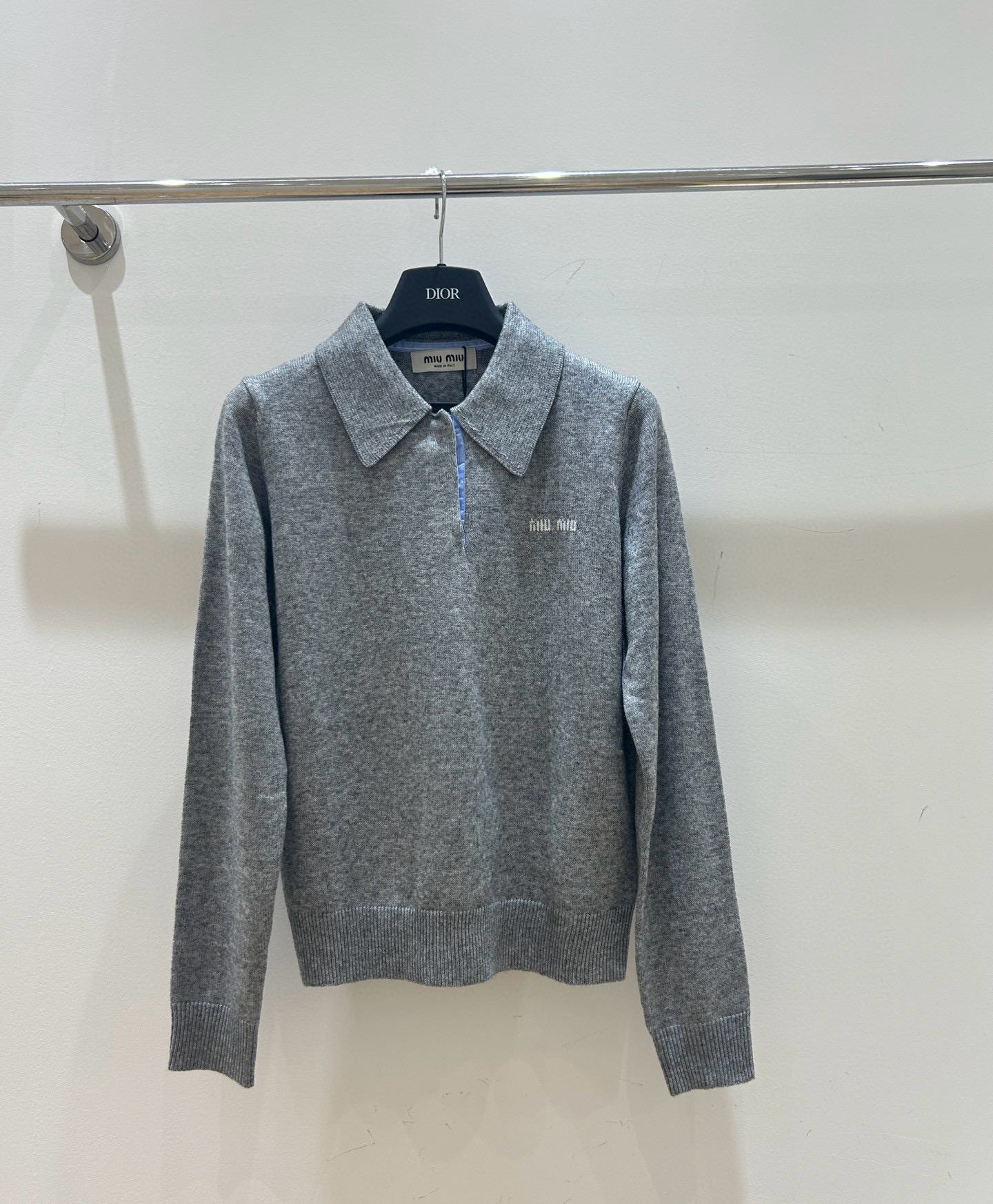 미우미우 2컬러 여자 후드티 맨투맨