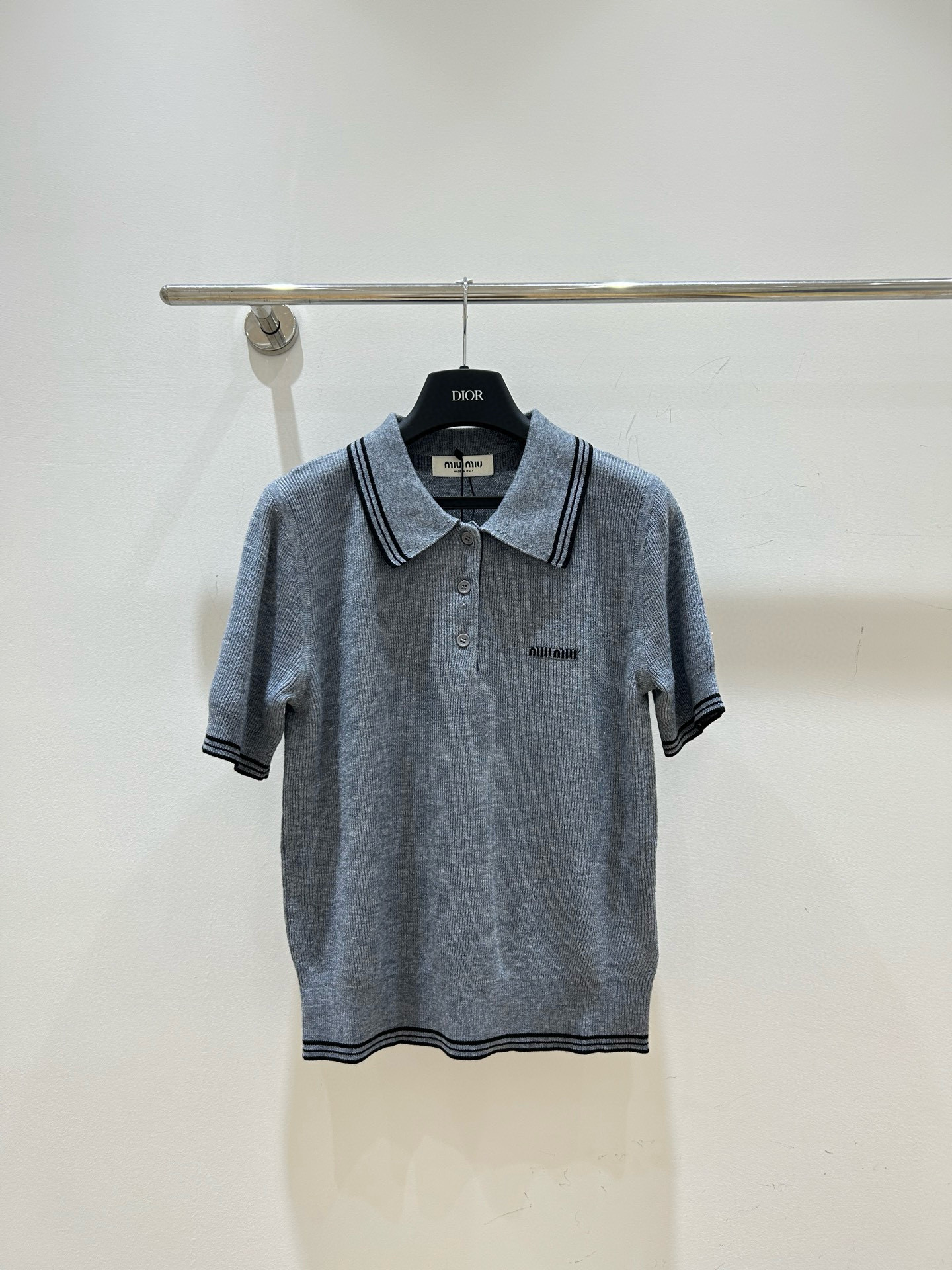 미우미우 2컬러 여자 반팔