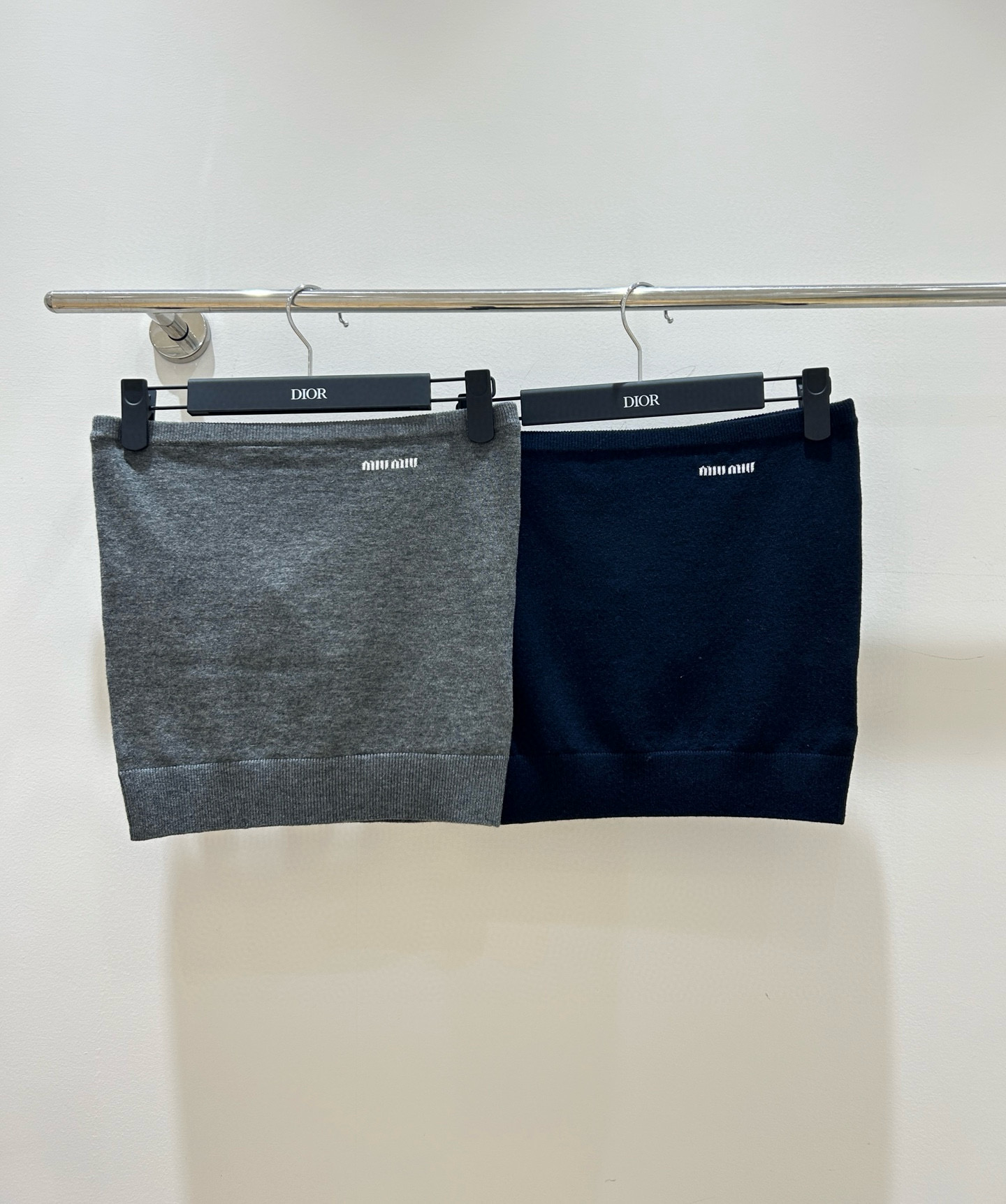 미우미우 2컬러 여자 가슴 막이 반팔티