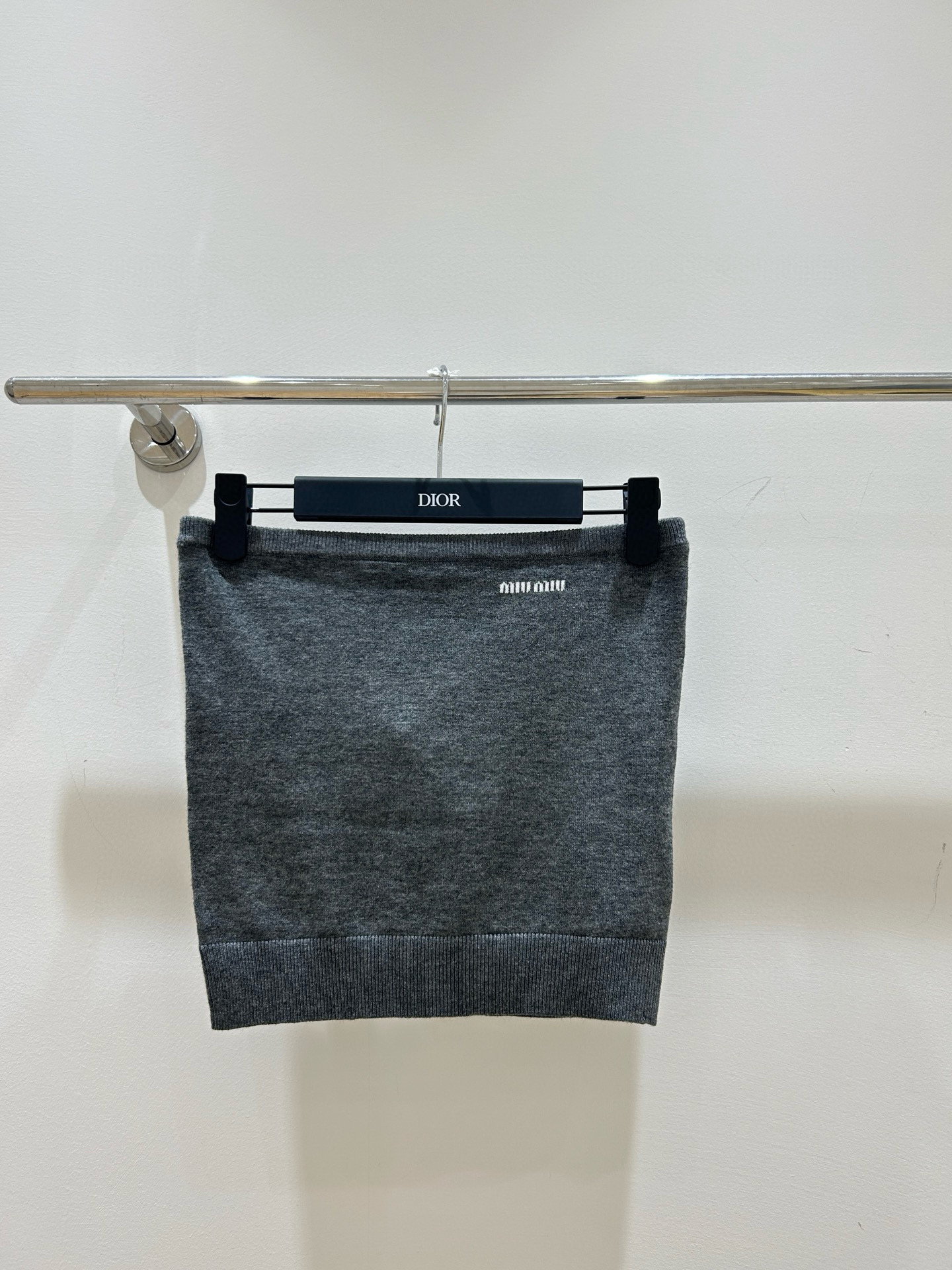 미우미우 2컬러 여자 가슴 막이 반팔티